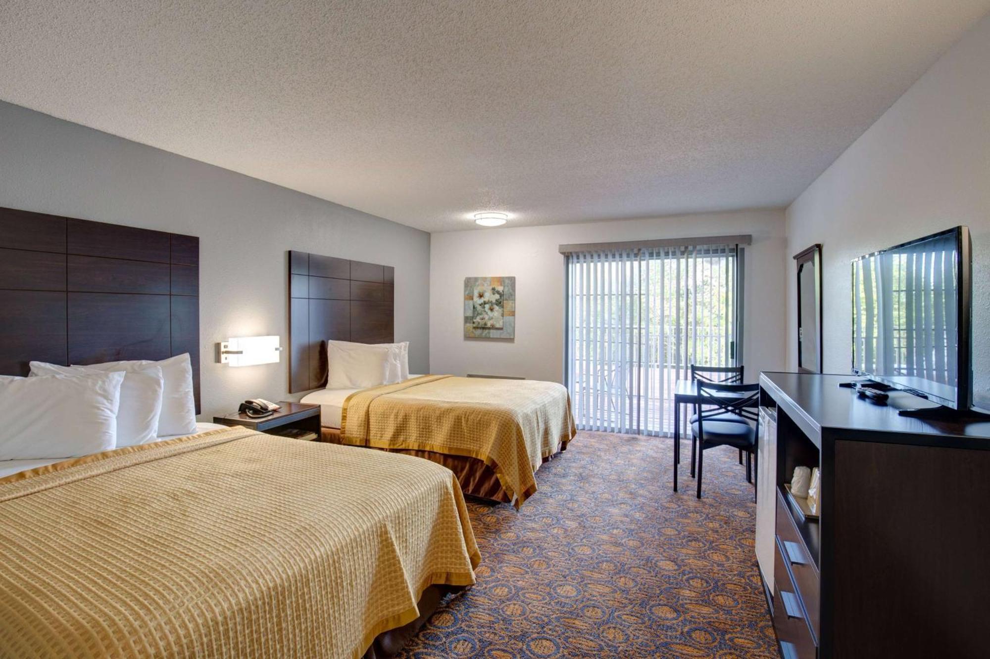 Howard Johnson By Wyndham Branson Theatre District Exterior photo