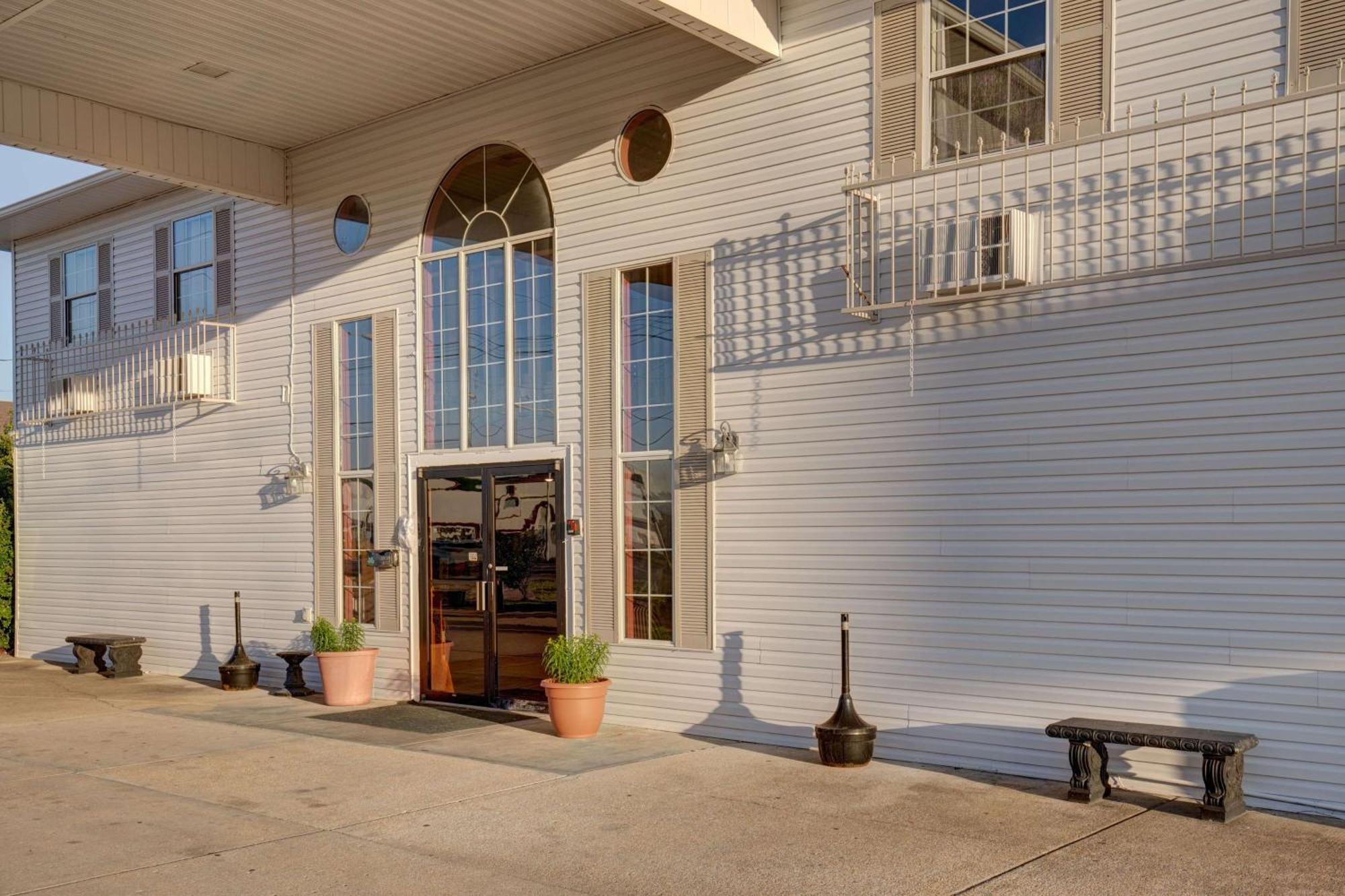 Howard Johnson By Wyndham Branson Theatre District Exterior photo