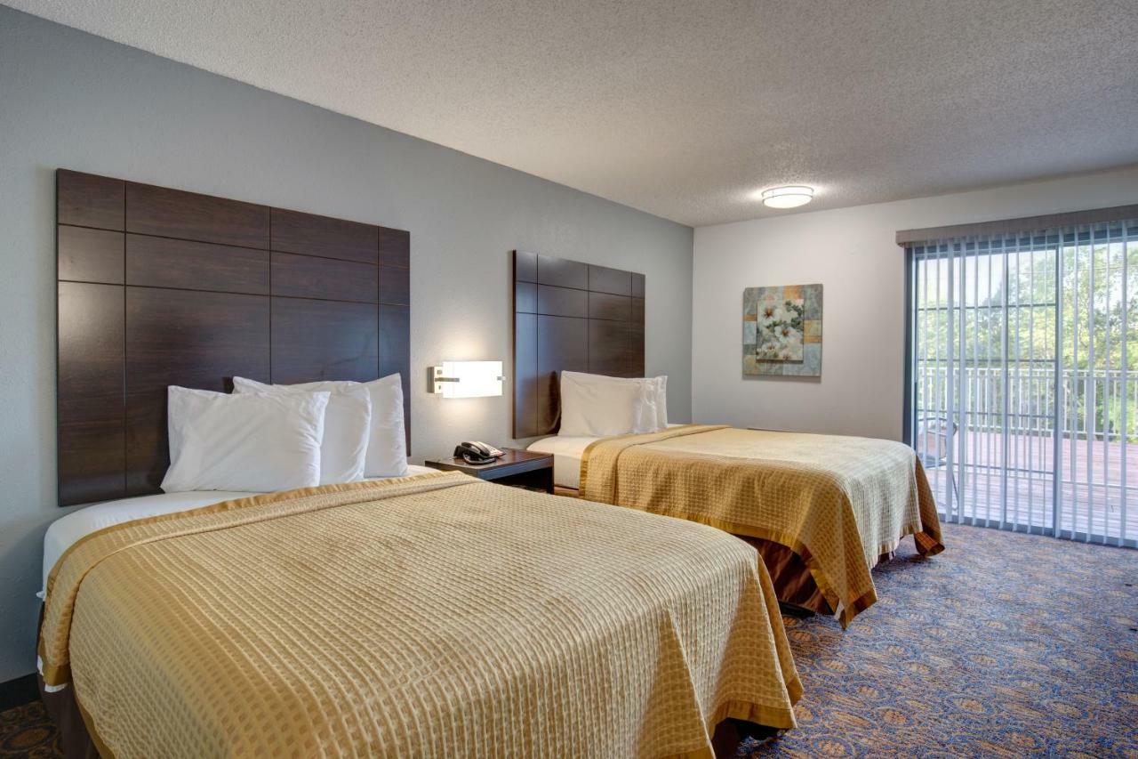 Howard Johnson By Wyndham Branson Theatre District Exterior photo