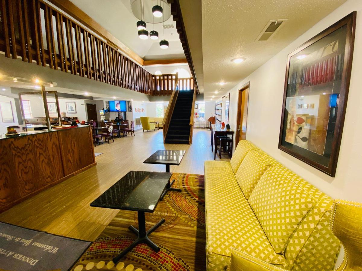 Howard Johnson By Wyndham Branson Theatre District Exterior photo